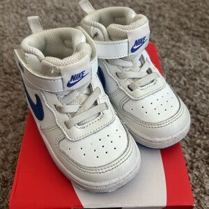 Nike Court Borough Mid 2